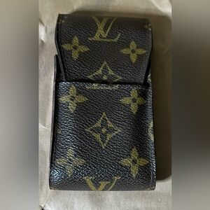 EUC Louis Vuitton Cigarette Case - can be used for make up etc! Authentic!